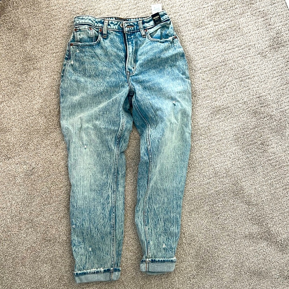 Never worn Abercrombie jeans